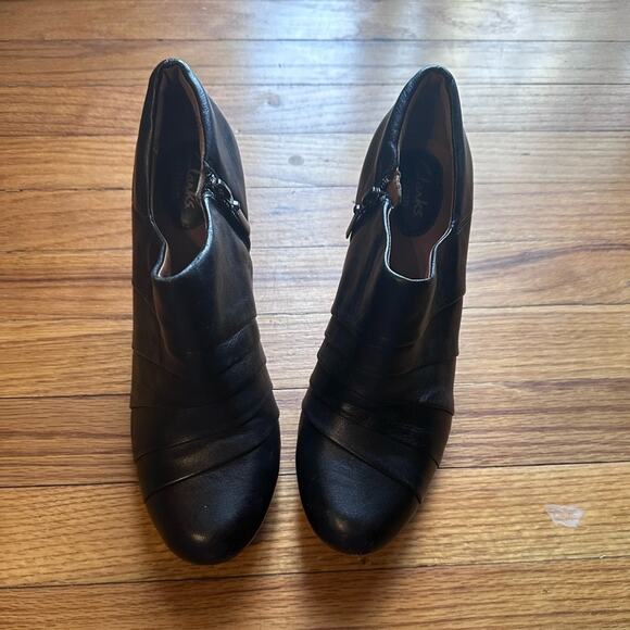 Clarks Artisan Black Leather Side-Zip Shooties 8.5M – Soft Comfort - Picture 9 of 10